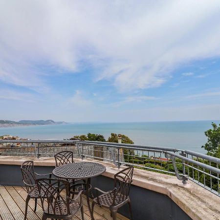 The Penthouse Apartment Лайм Риджис Екстериор снимка