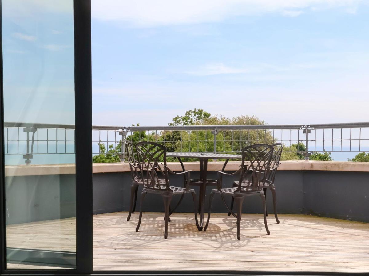 The Penthouse Apartment Лайм Риджис Екстериор снимка