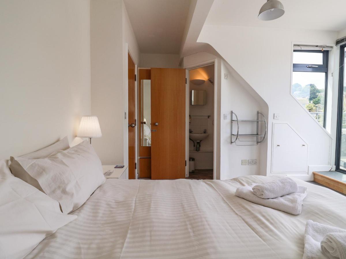 The Penthouse Apartment Лайм Риджис Екстериор снимка